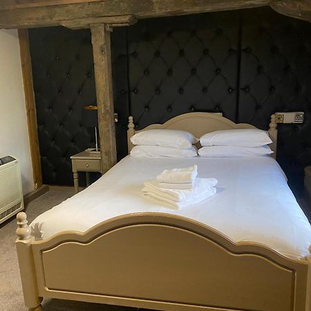 The Riverside Inn Челмсфорд Экстерьер фото