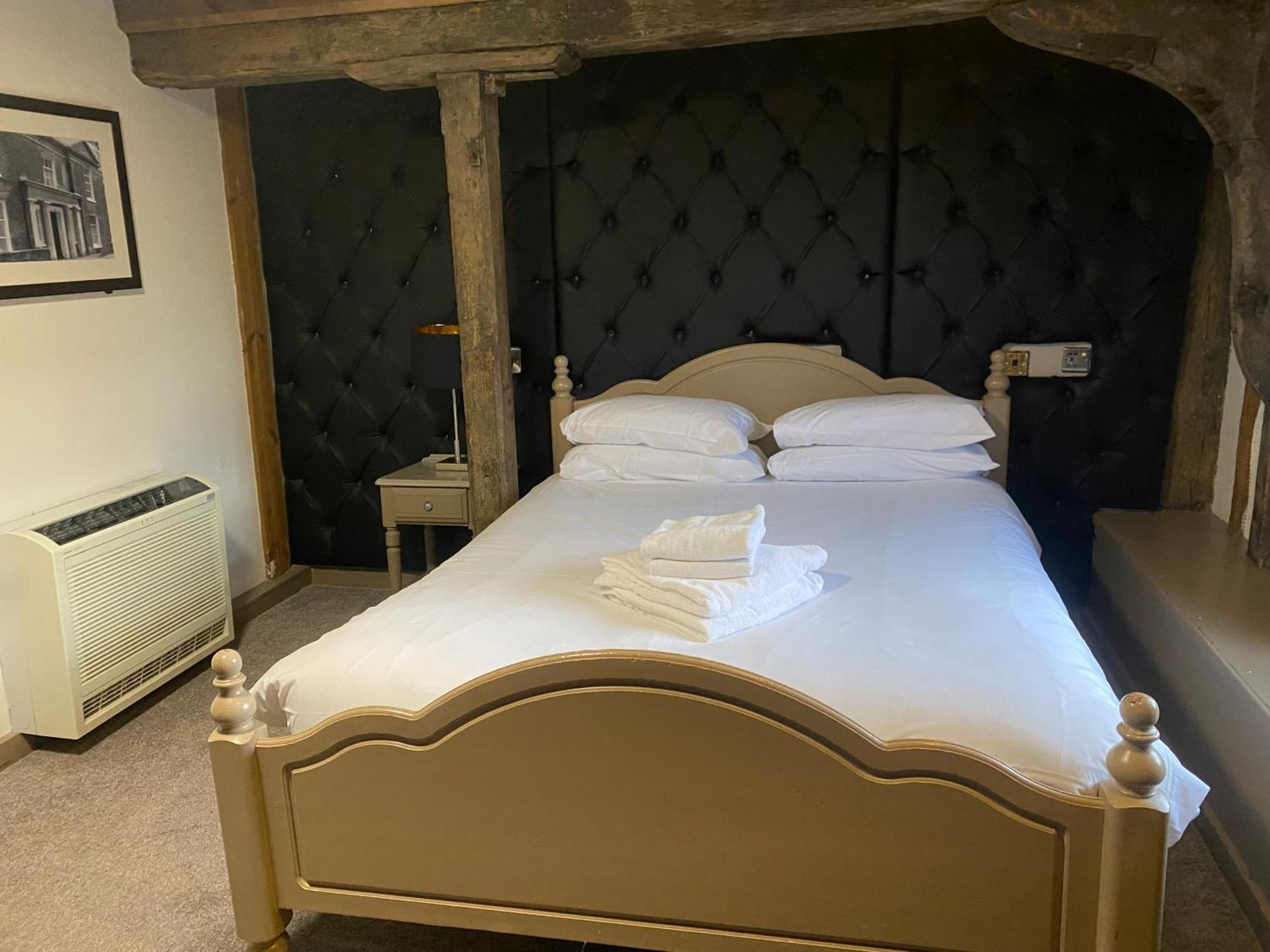 The Riverside Inn Челмсфорд Экстерьер фото