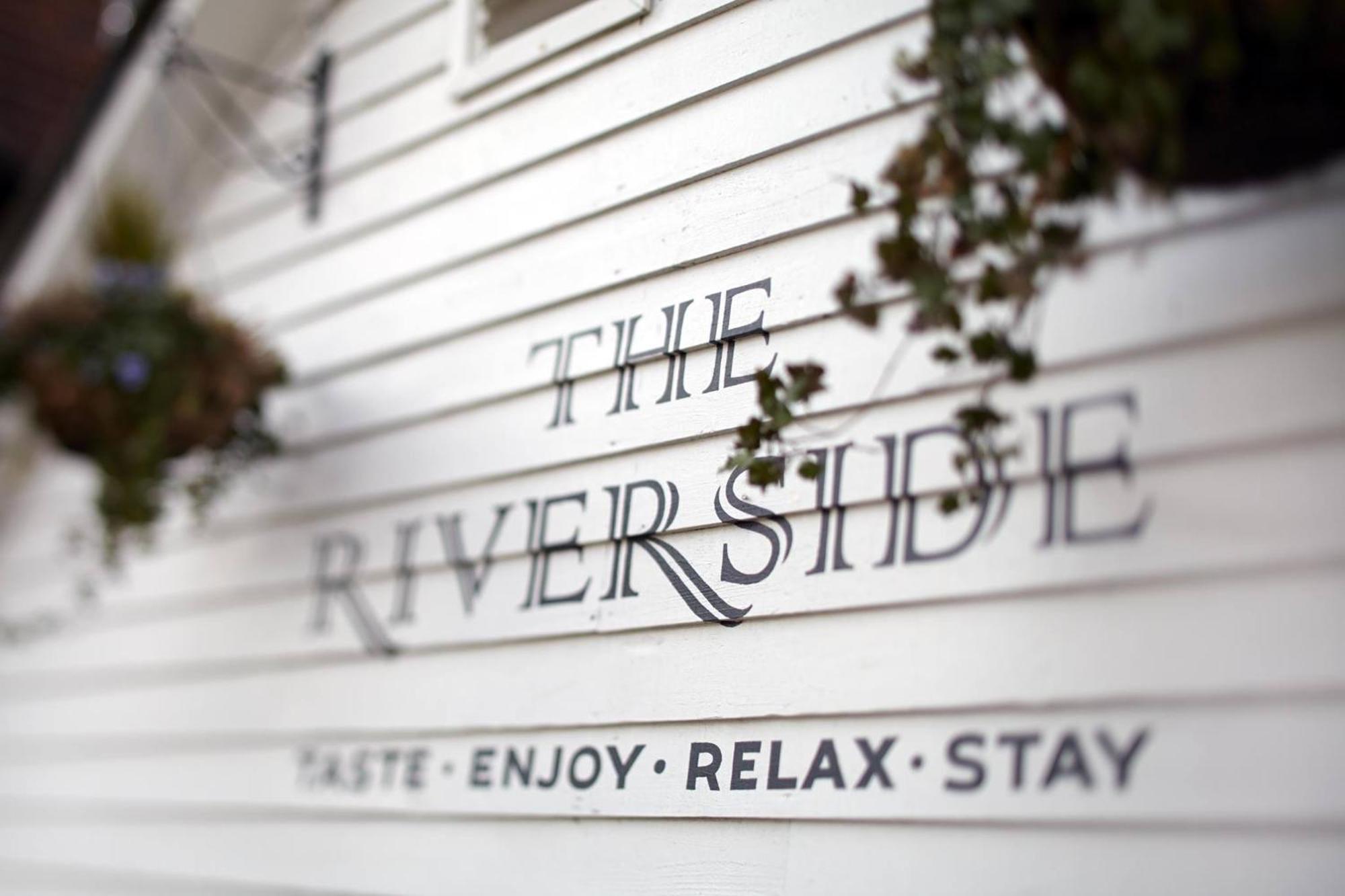 The Riverside Inn Челмсфорд Экстерьер фото