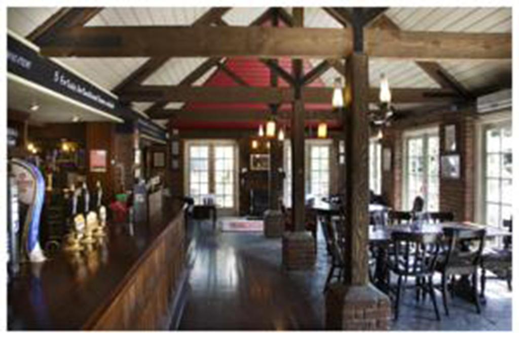 The Riverside Inn Челмсфорд Экстерьер фото