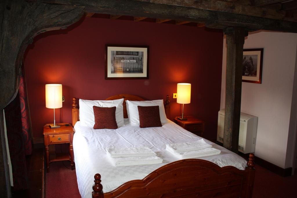 The Riverside Inn Челмсфорд Номер фото