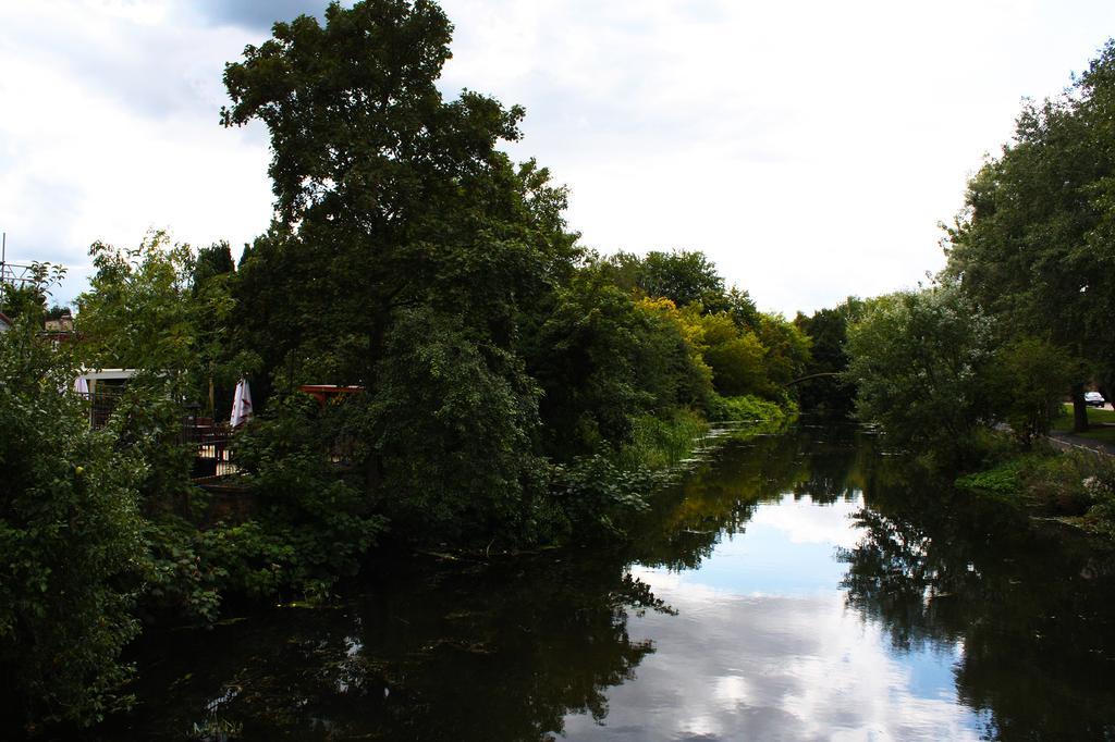 The Riverside Inn Челмсфорд Номер фото