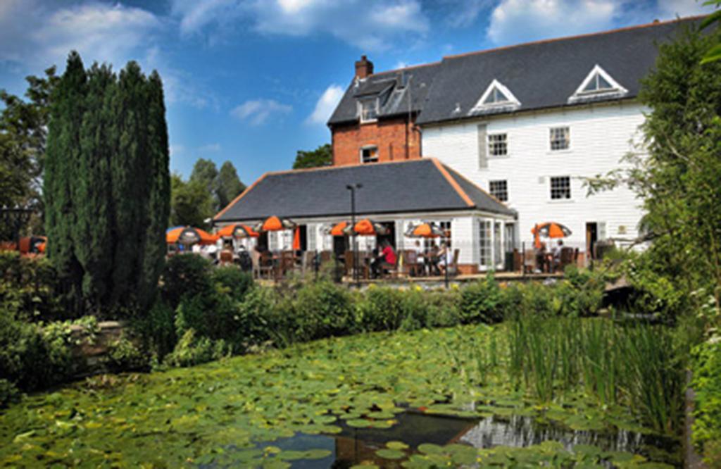 The Riverside Inn Челмсфорд Экстерьер фото